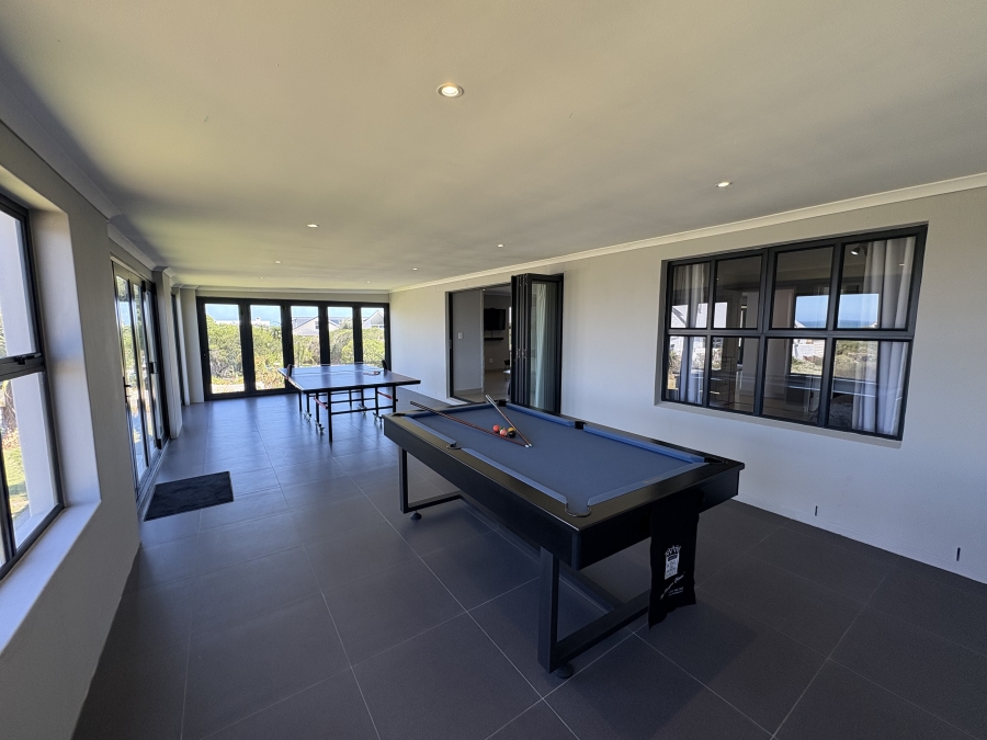 4 Bedroom Property for Sale in Grotto Bay Western Cape
